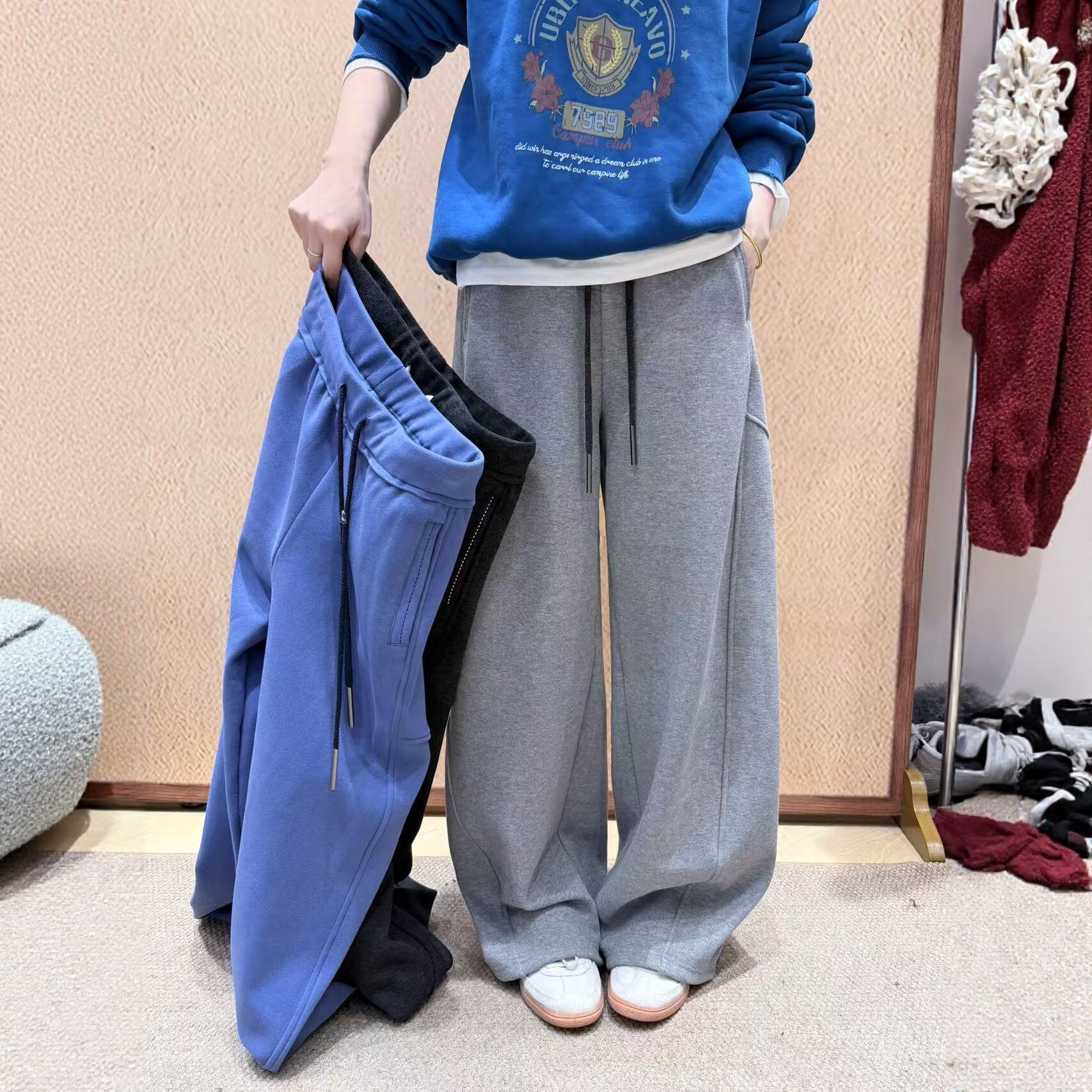 欧货2026秋冬时尚松紧腰抽绳弯刀裤女宽松加绒脚口抽绳阔腿卫裤
