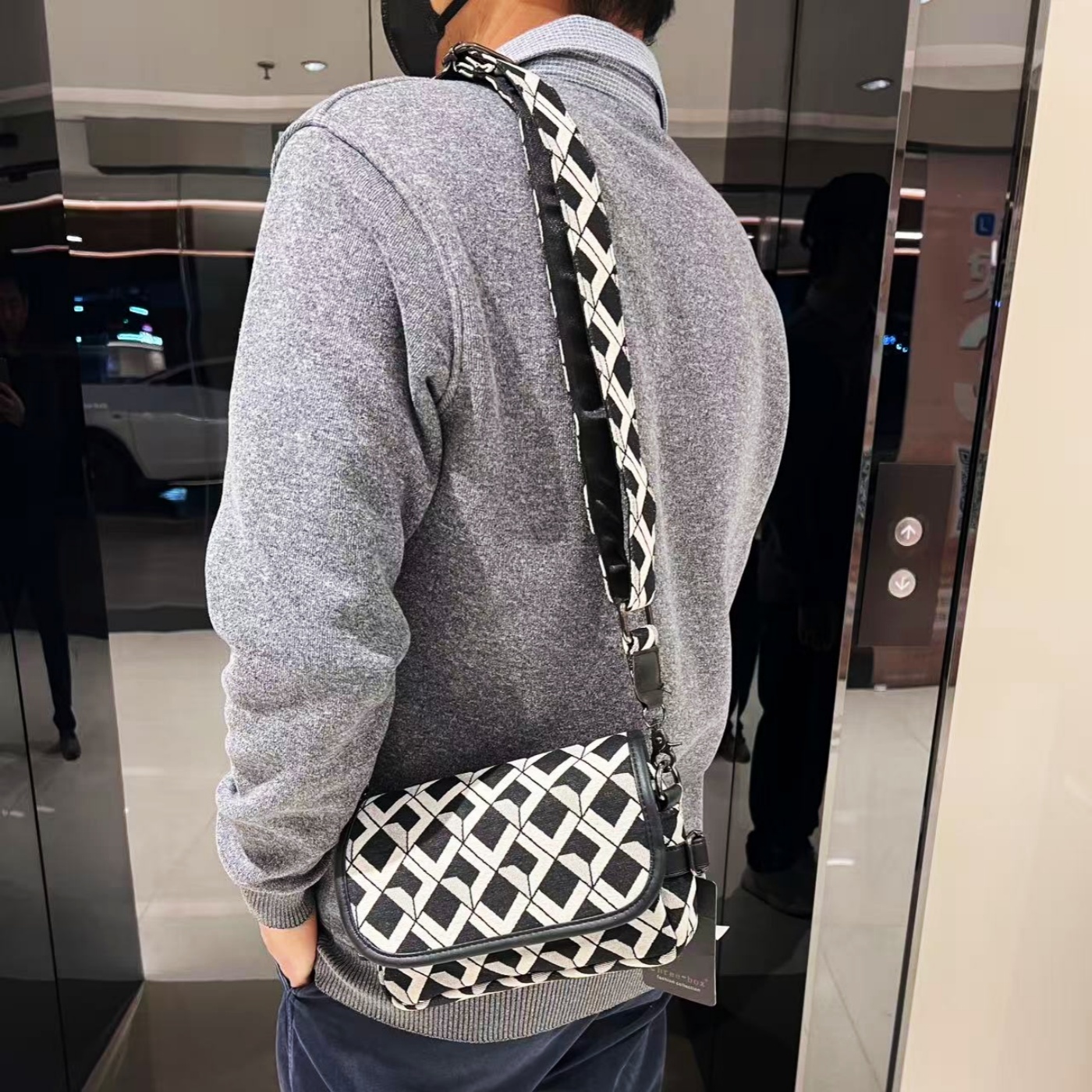 2026新品日韩时尚男士单肩包小包