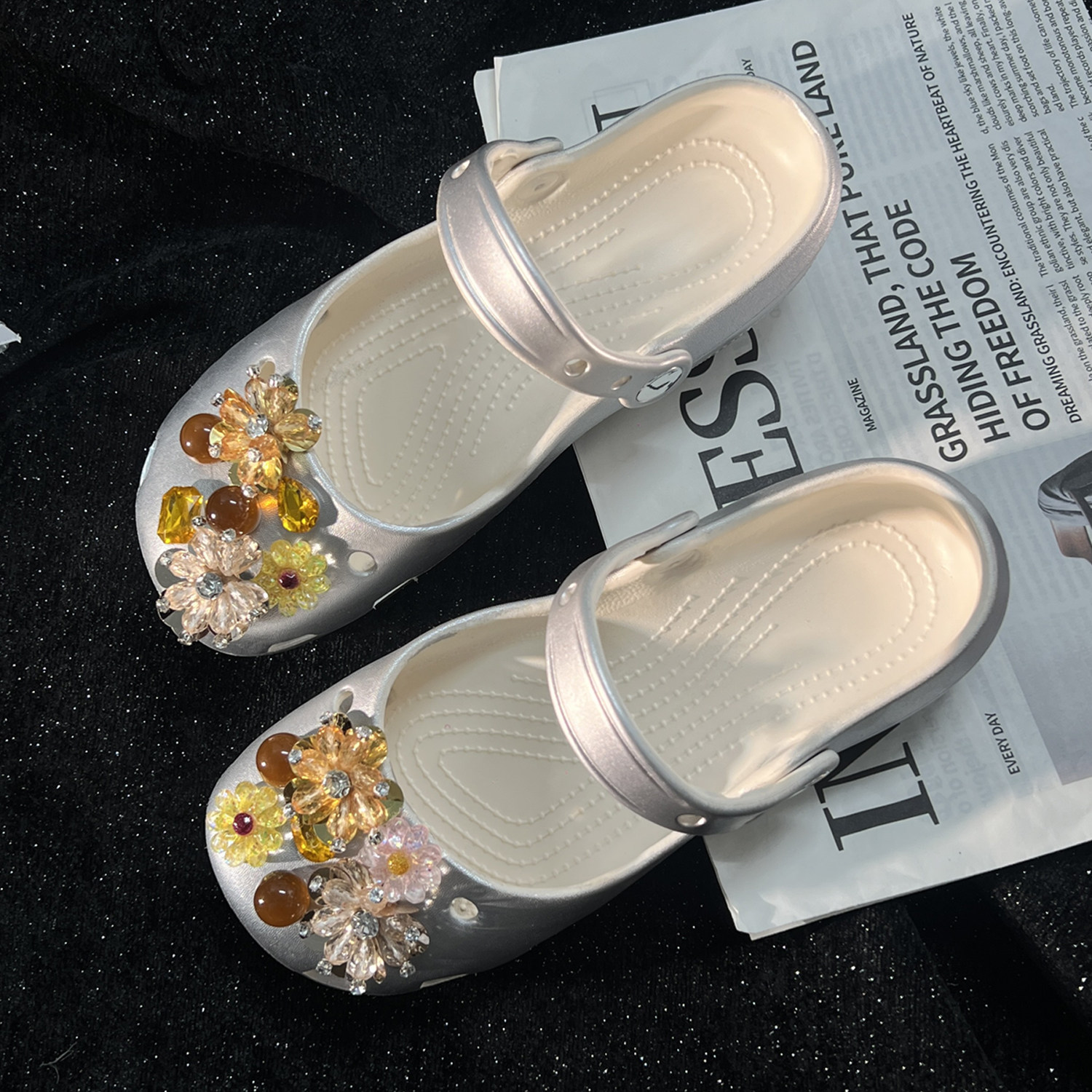 金花带钻芭蕾包头洞洞鞋女夏防滑