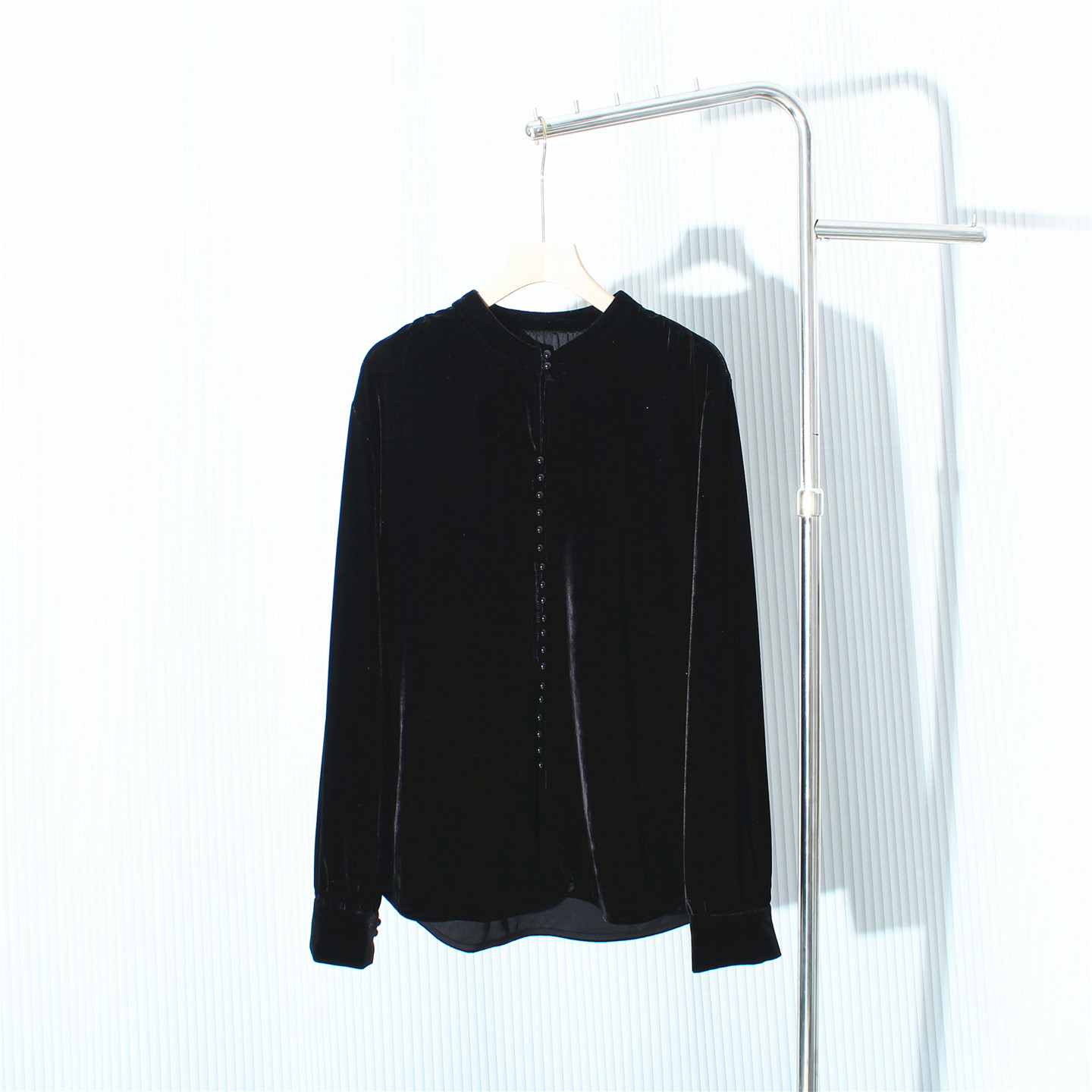 高级感法式轻奢百搭珍珠立领衬衫女气质显瘦新中式盘扣丝绒上衣女