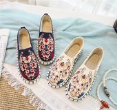 女 休闲老北京妈妈舞蹈布鞋 新款 绣花棉麻透气森女花朵汉服平底古装