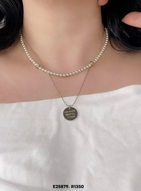2026新款复古双层叠戴圆牌珍珠项链简约百搭精致轻奢感气质锁骨链