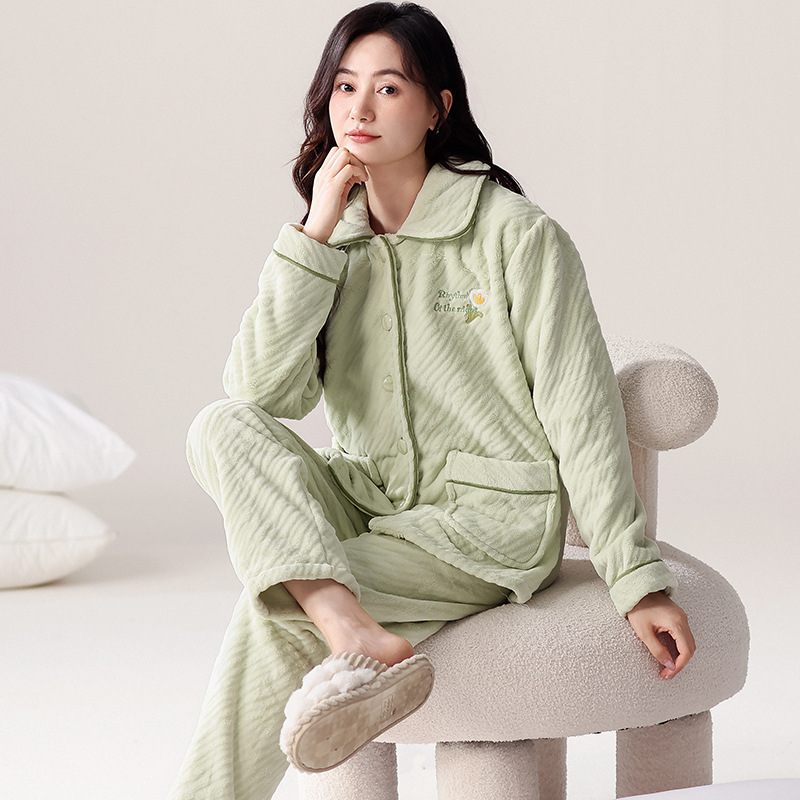 秋冬季新款蓄热保暖法兰绒睡衣女冬款长袖开衫舒适亲肤家居服套装