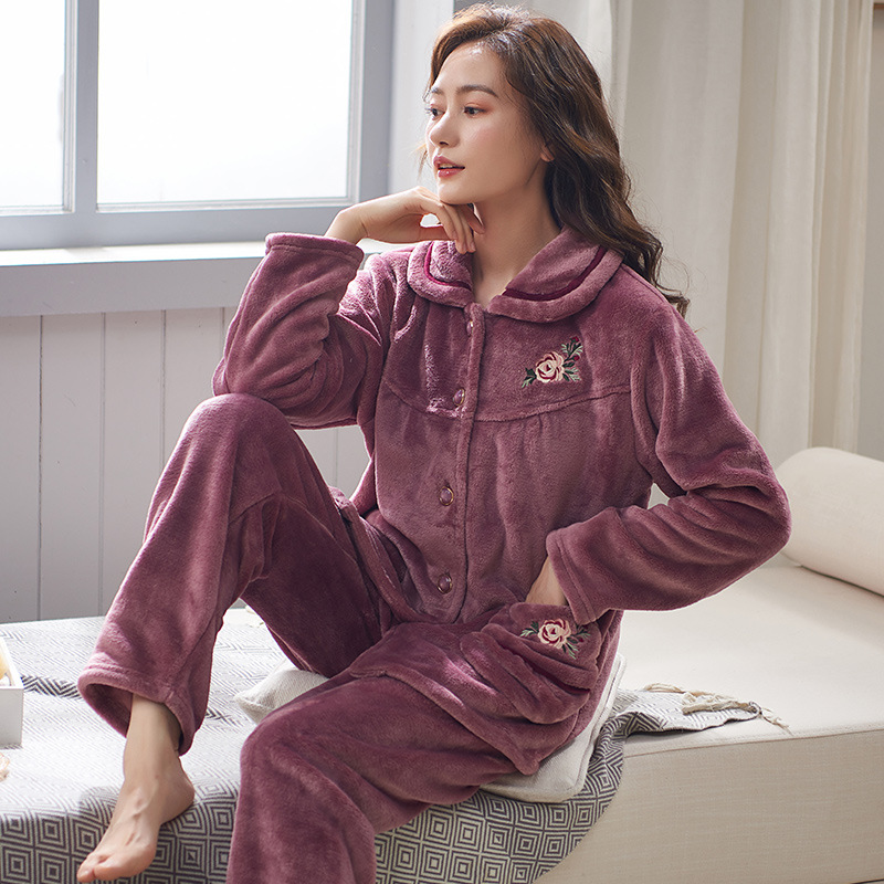 冬季新款长袖法兰绒保暖睡衣女秋冬宽松开衫中老年家居服加厚套装