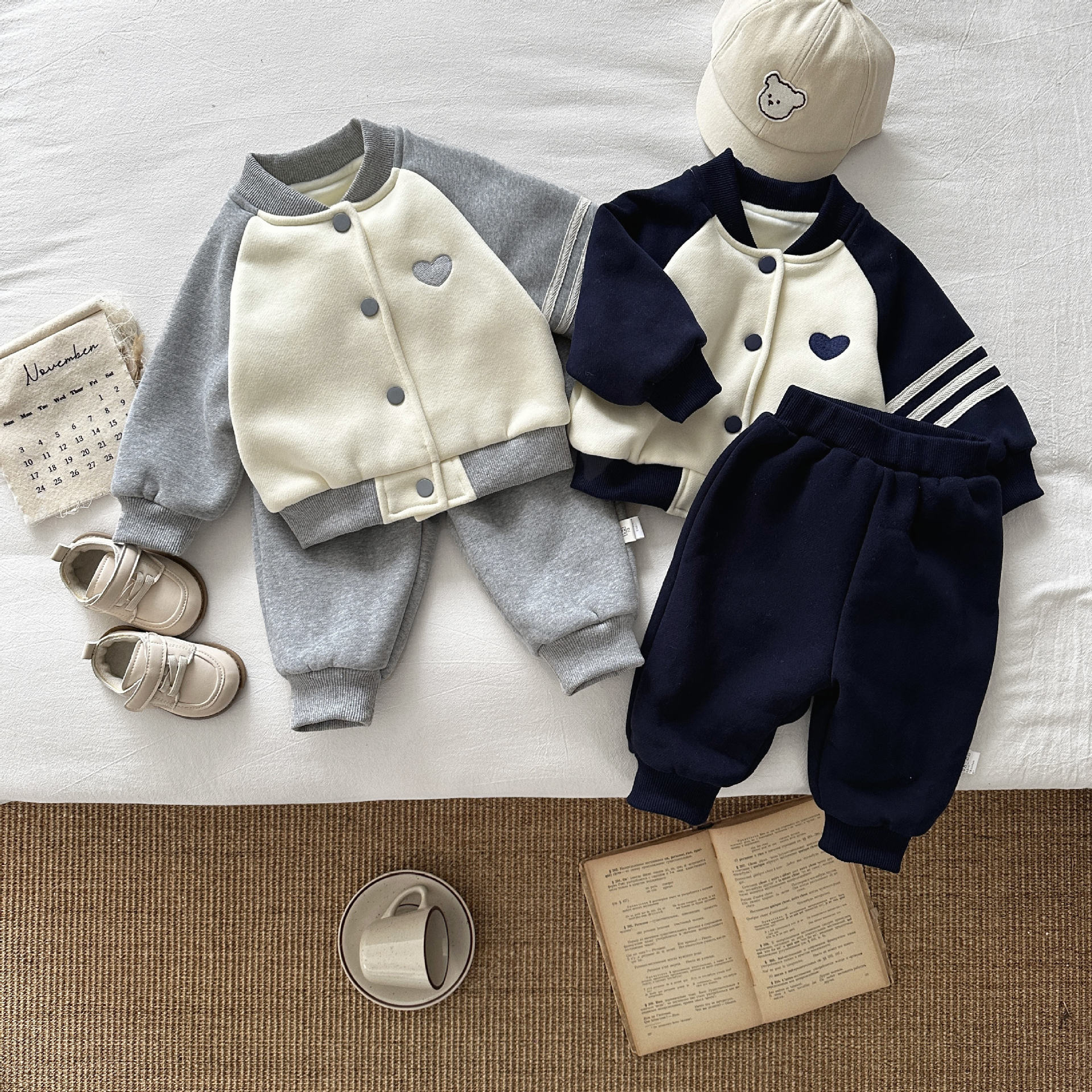 宝宝秋冬季套装2024新款男童加绒棒球服洋气女宝宝时髦保暖两件套