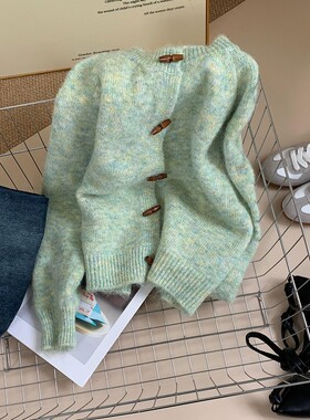 这色太美啦~绿色奶呼呼马海毛软糯毛衣女秋冬牛角扣针织开衫外套