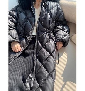 黑色菱格泽毛领束腰设计~防水防风面料保暖长款羽绒大衣A51178