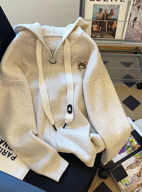灰色刺绣小熊抽绳连帽拉链毛衣外套女秋冬洋气慵懒设计感宽松上衣
