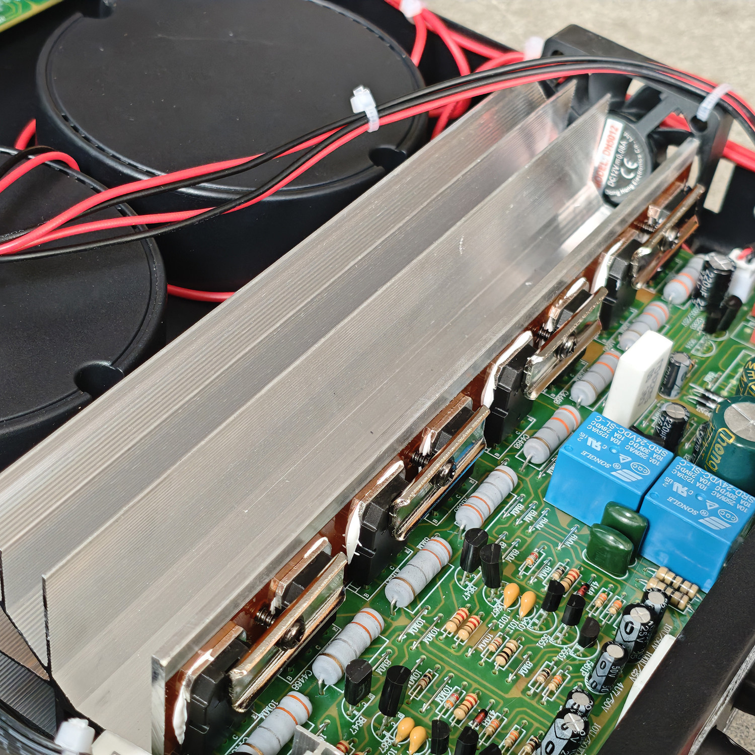 清仓库存精品进口功放管家用功放220V2声道卡拉OK功率放大器