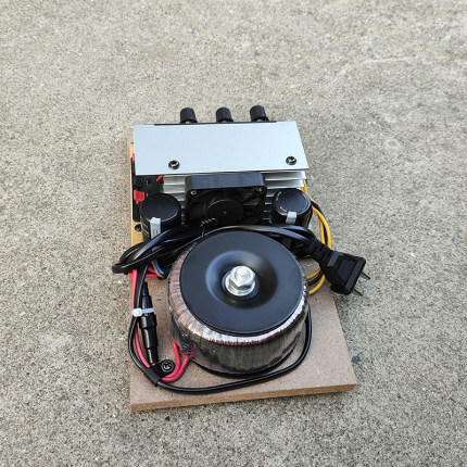 改装蓝牙USB大电容版DIY音响功放板大功率环牛功放加风扇200W220V