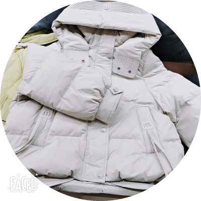 实体货品童装女童冬季羽绒服中大童连帽时尚百搭款