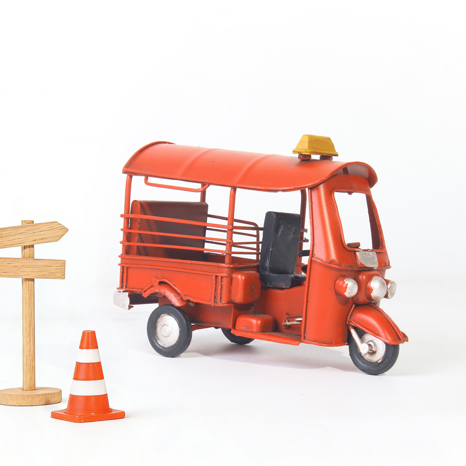 爆款复古怀旧汽车铁艺模型摆件红色老爷车金属工艺品卡车装饰