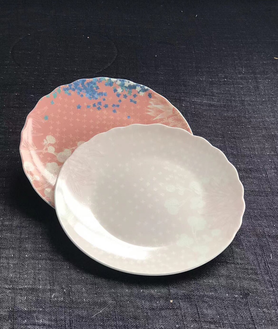 出口芬兰品牌高温骨瓷8寸浅盘平盘西餐盘