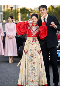 倒叙秀禾服明制汉服新中式 中国风出租 马面裙定婚结婚礼服新中式