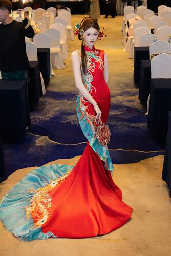 出租金宝旗袍五彩凤凰手绣旗袍中式婚礼结婚礼服出阁敬酒服定制