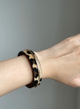 新款潮豹纹皮革气质个性百搭时尚手镯开口可调节手镯
