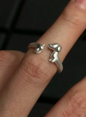 磨砂银腊肠狗开口戒指指环