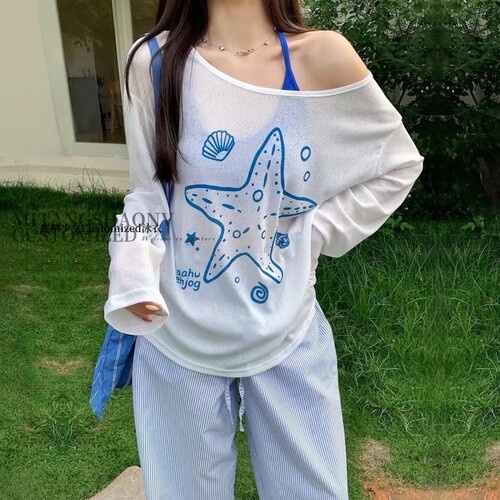松弛感海边度假蓝色海星比基尼