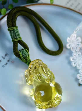 天然黄水晶貔貅招财貔貅手把件手工珠宝绳，坠子尺寸：64*38*32mm