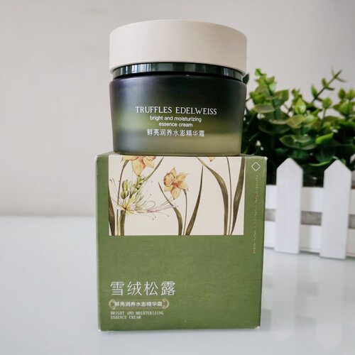 芳曼妮雪绒松露鲜亮润养水澎精华霜50g清润质地水感柔润补水细腻