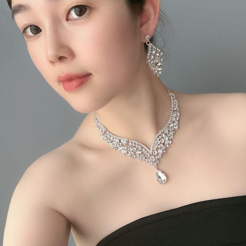 欧美热销锌合金镶嵌白色水钻金属项链耳环套装女饰品首饰网红拍摄