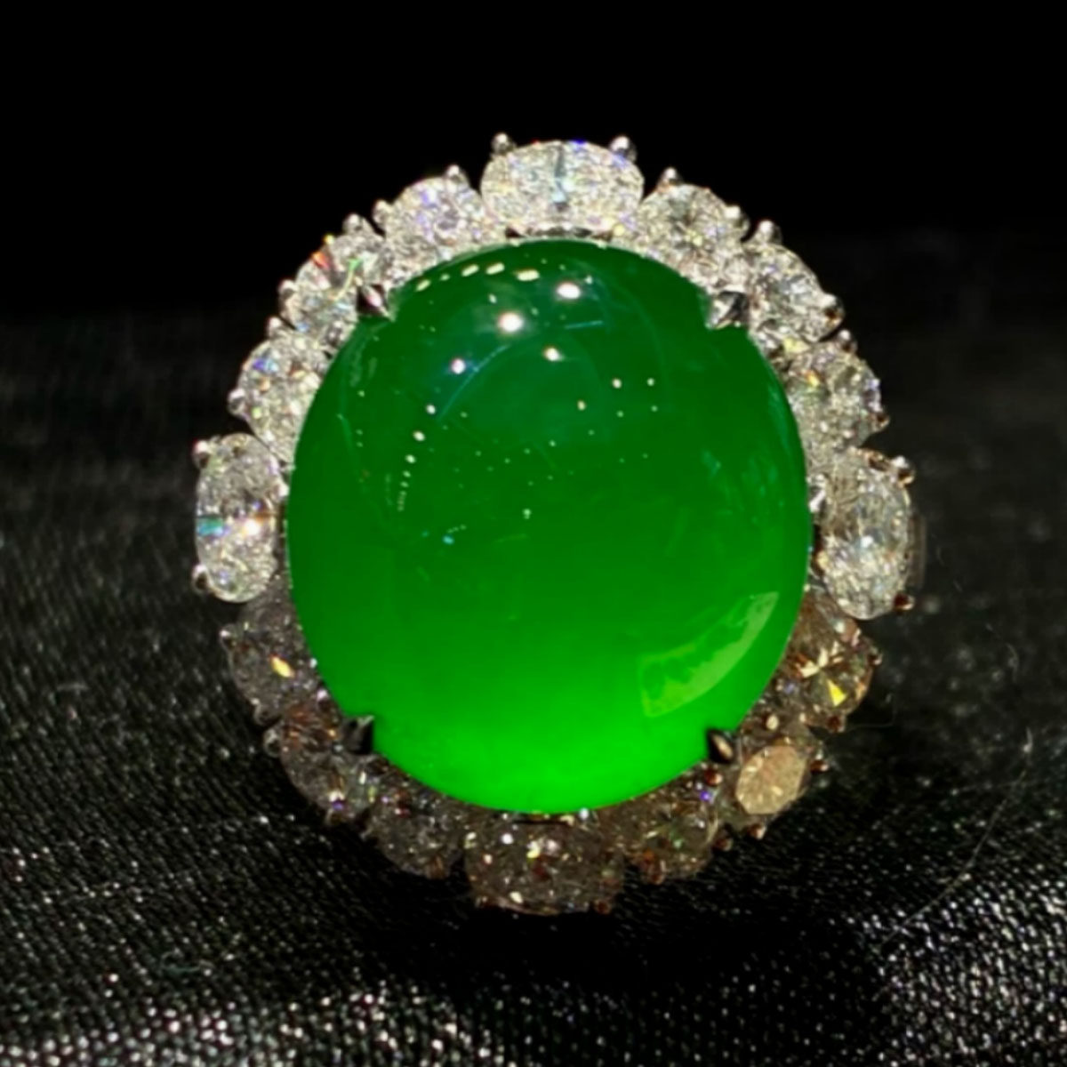 瑜瑾缅甸天然翡翠A货冰种帝王绿阳绿大蛋面戒面