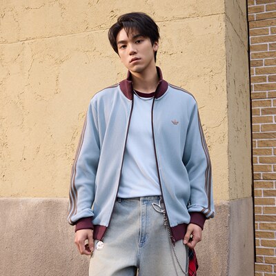 经典华夫格漏斗领运动夹克外套