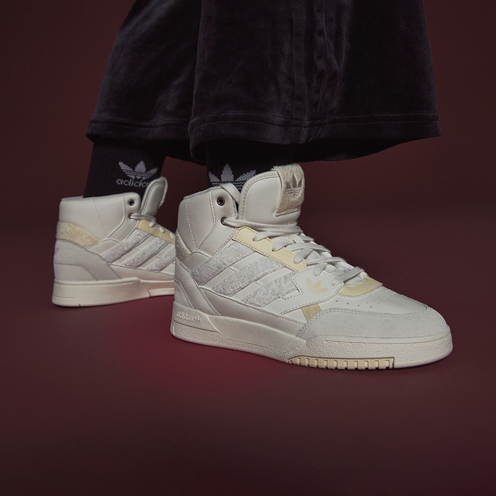 休闲舒适中高帮运动板鞋小白鞋