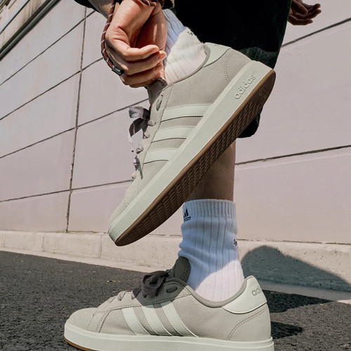 夏季新款运动耐磨面包鞋休闲板鞋