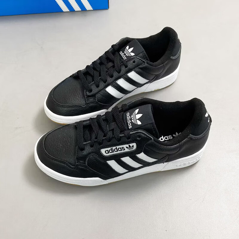 正品新款舒适休闲耐磨运动板鞋