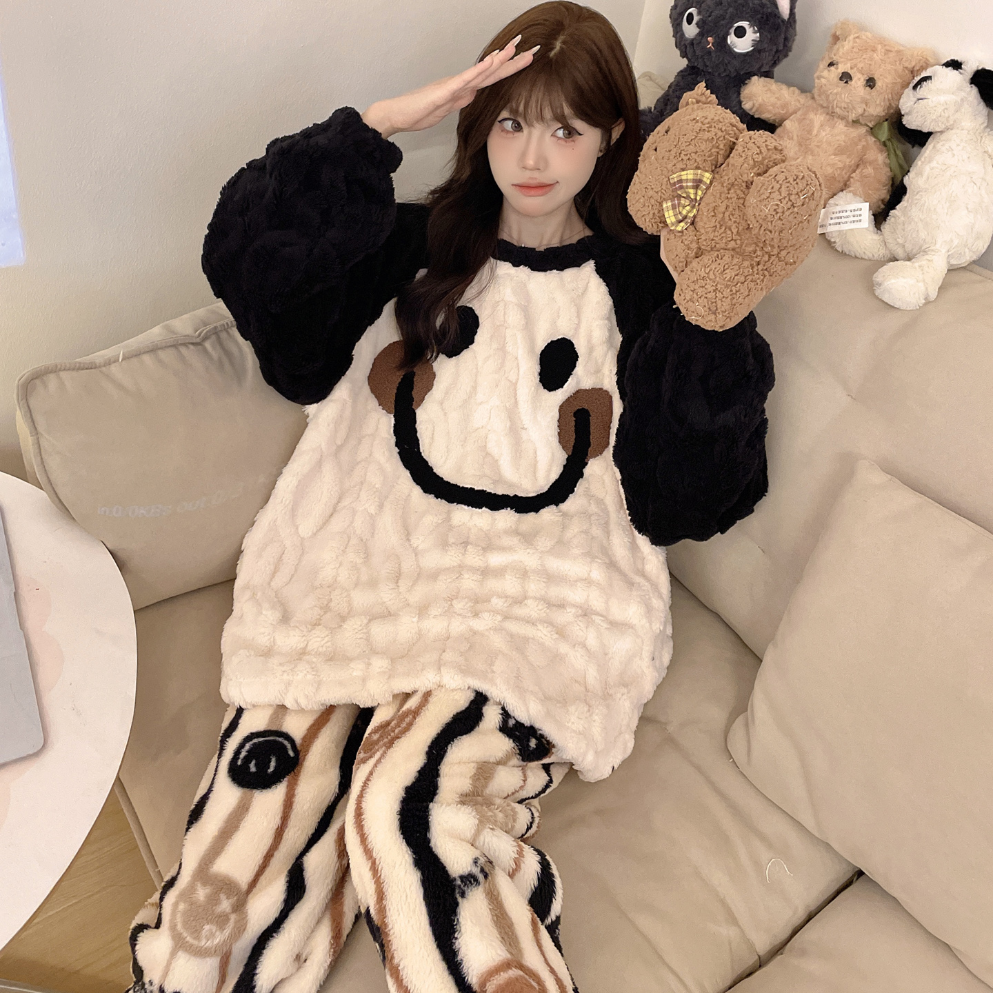 特大码睡衣女冬加厚珊瑚绒可爱卡通少女款加肥加大码家居服两件套
