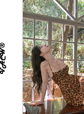 VACW夏季凉感丝滑性感豹纹吊带连衣裙露背少女情趣纯欲度假睡裙