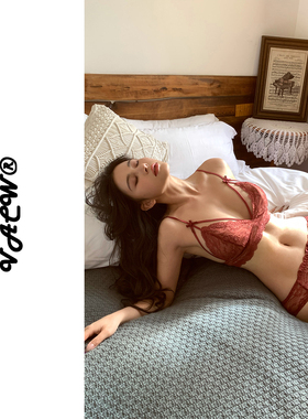 VACW舒适无钢圈法式大胸显小蕾丝少女本命年红内衣情人节情趣战衣