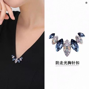 防走光扣胸针高档女轻奢小众设计感胸花精致个性 新款 满钻别针配饰