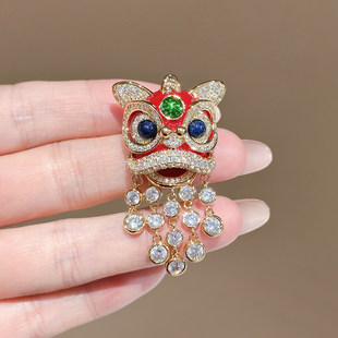 新款国潮醒狮流苏胸针女高档精致小众设计感西装大衣胸花别针配饰