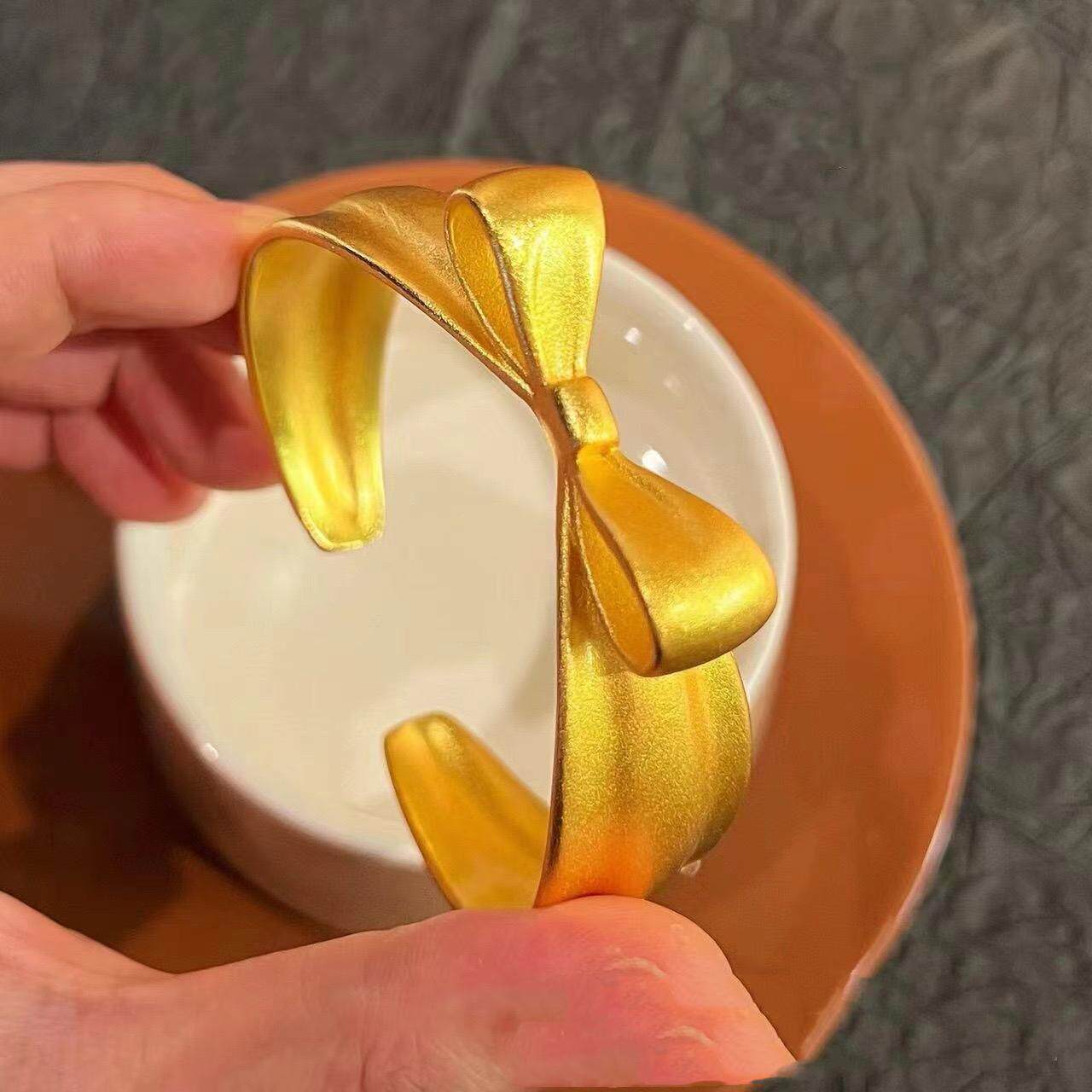 在逃公主沙金手镯蝴蝶结