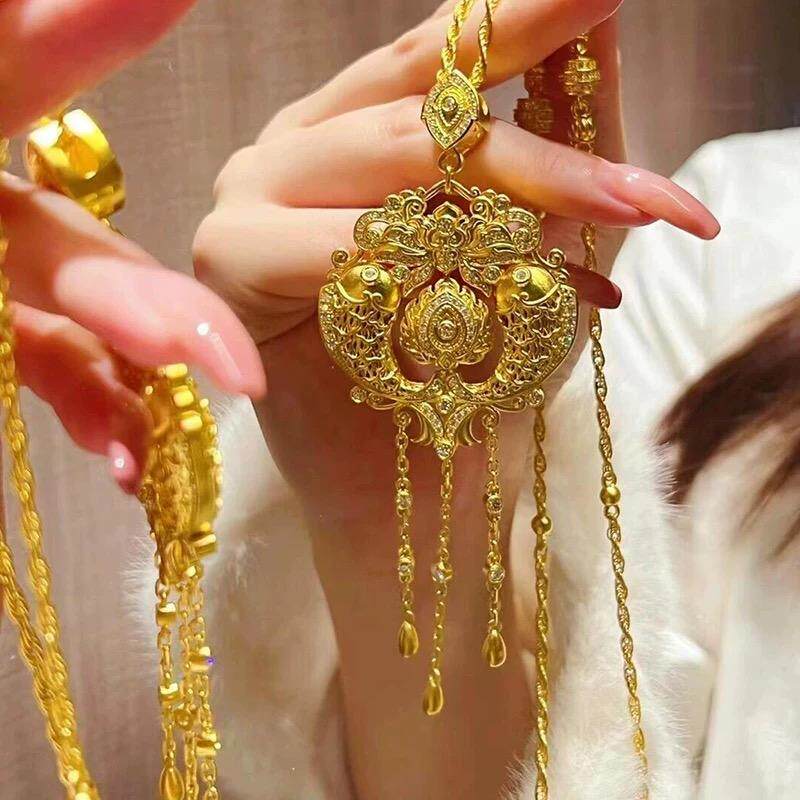 如意得水沙金吊坠黄金色