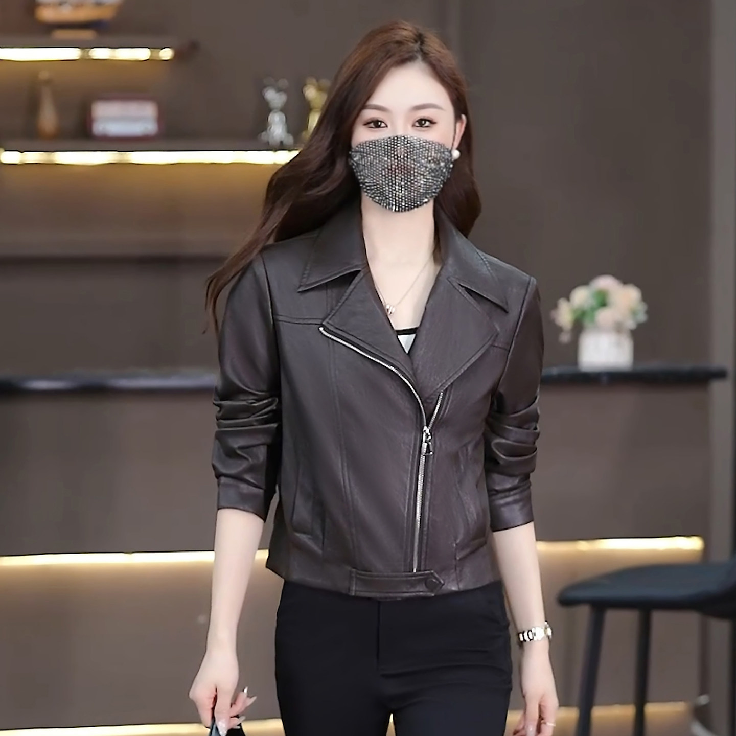 黑色短款PU机车皮衣女显瘦夹克