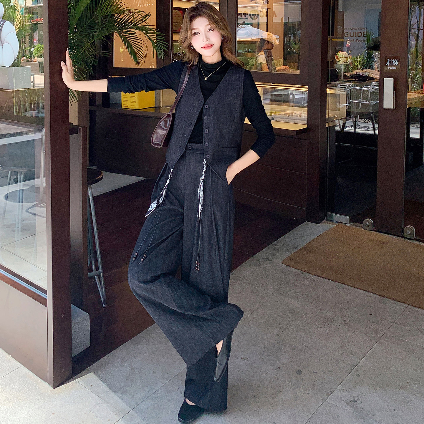 早秋韩系时尚套装女洋气减龄高级感时髦显瘦背心马甲阔腿裤两件套