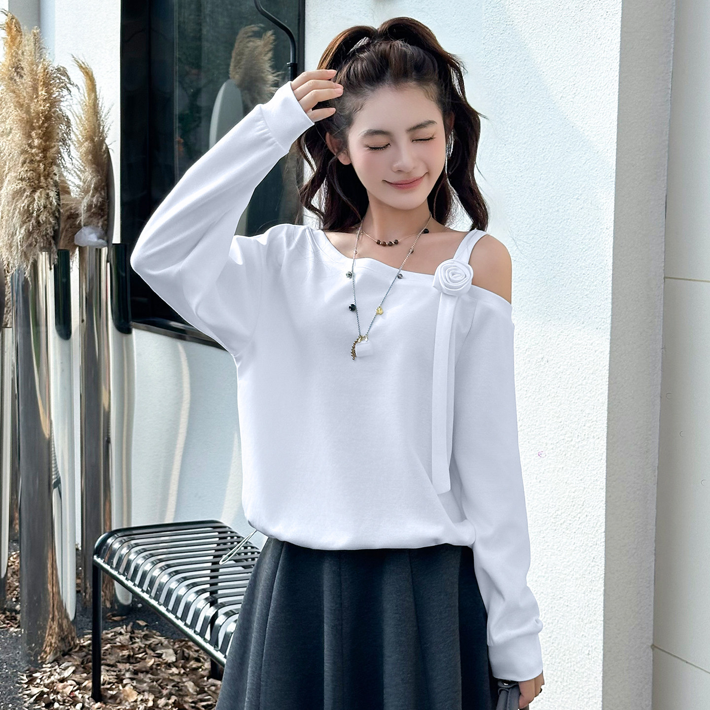 早初秋新款心机长袖T恤女洋气设计感小众一字领斜肩打底小衫上衣t