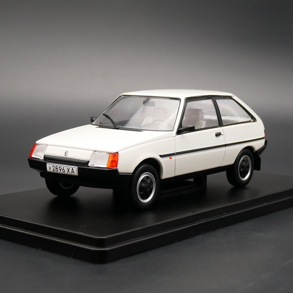 ixo 1:24 zaz-1102 tavria扎波罗热汽车前苏联乌克兰合金汽车模型