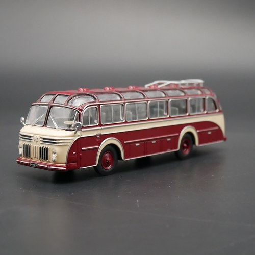 IXO 1:72  IST Henschel HS 100N亨舍尔客车德国巴士公共汽车模型