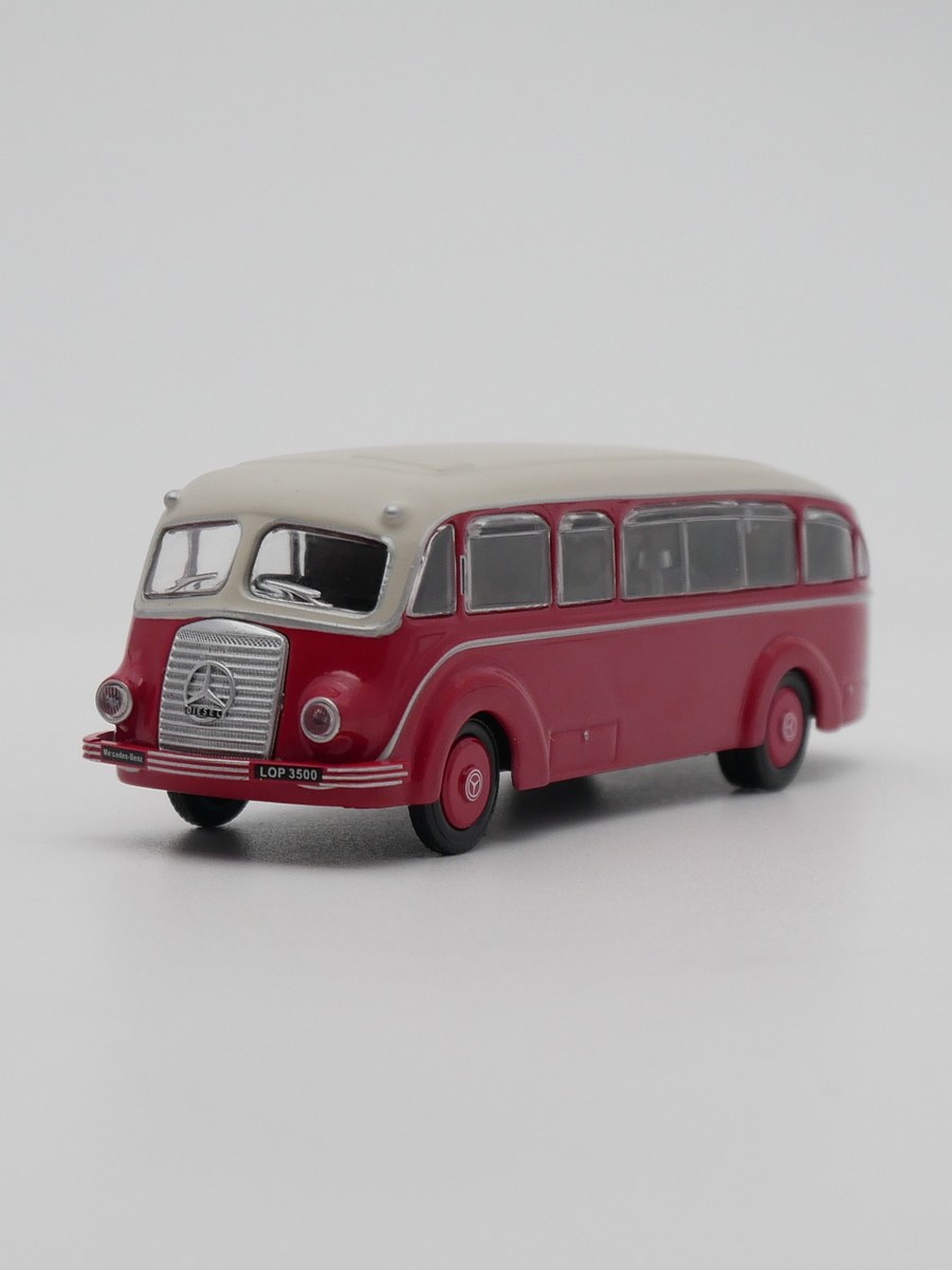 IXO 1:72 Ist Mercedes-Benz LOP 3500奔驰巴士豪华客车合金车模