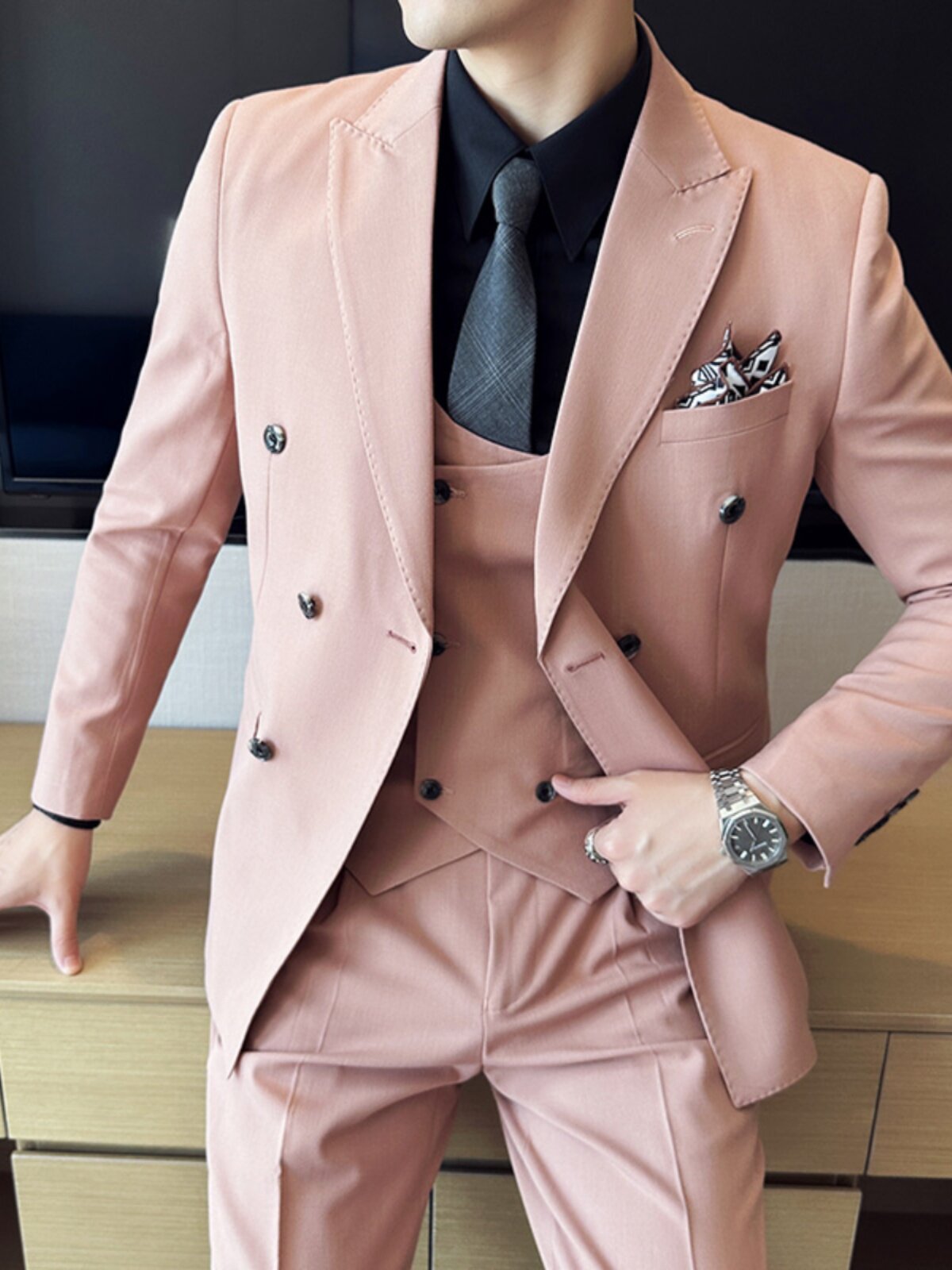 PINK SUIT MENS KOREAN VERSION SLIM DOUBLE-BREASTED SUIT THREE-PIECE HANDSOME GROOM WEDDING DRESS JACKET