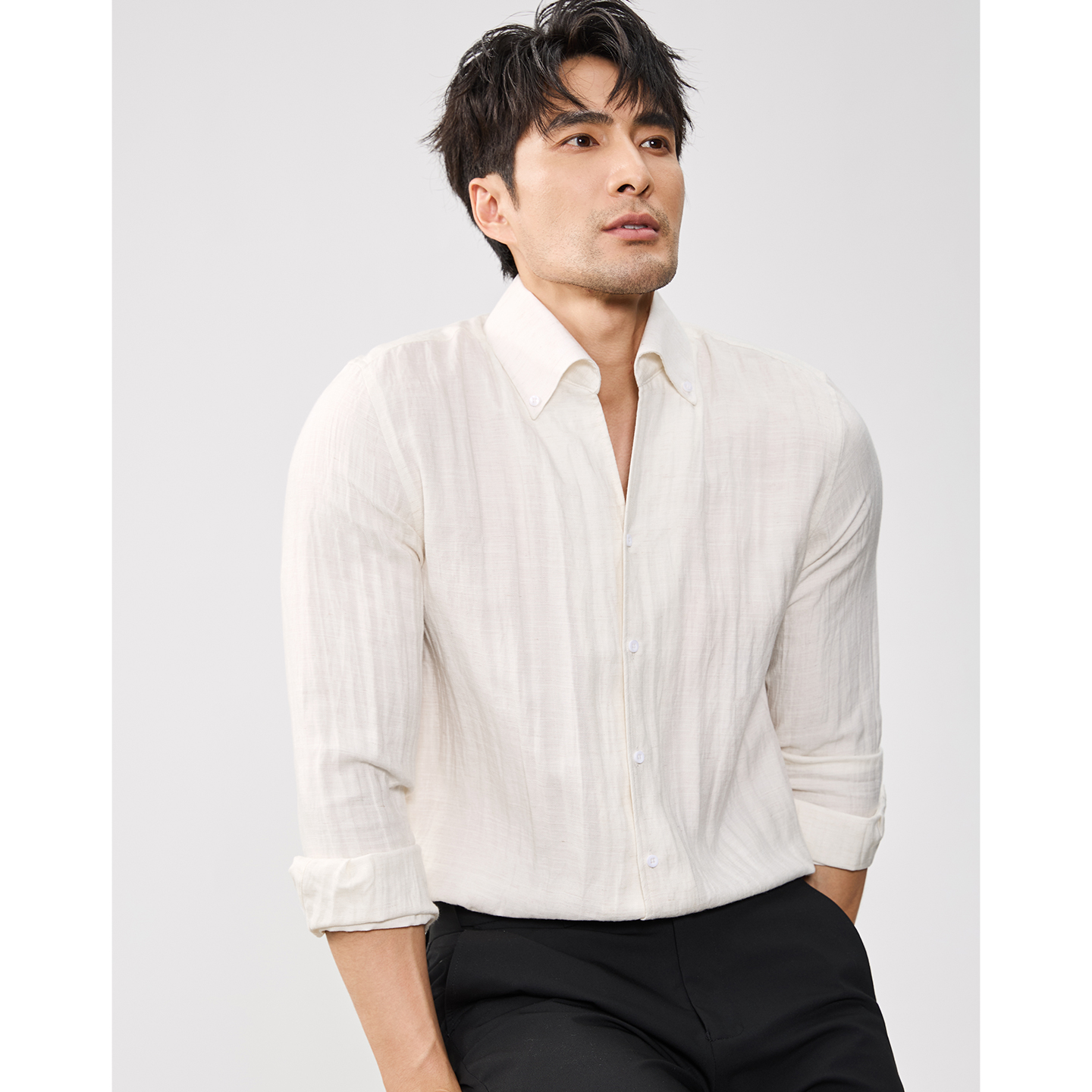 老钱风天丝莱赛尔衬衣男亚麻料肌理感V领白色衬衫男长袖秋季薄款