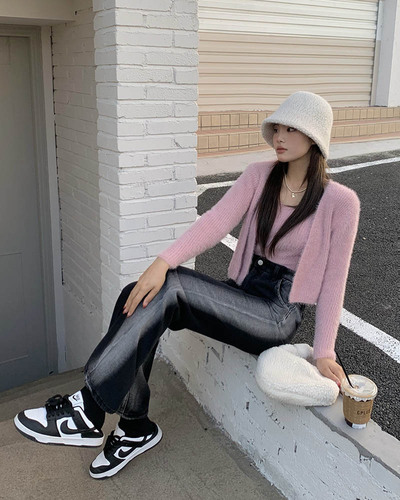 王小姐 77WXJ83381