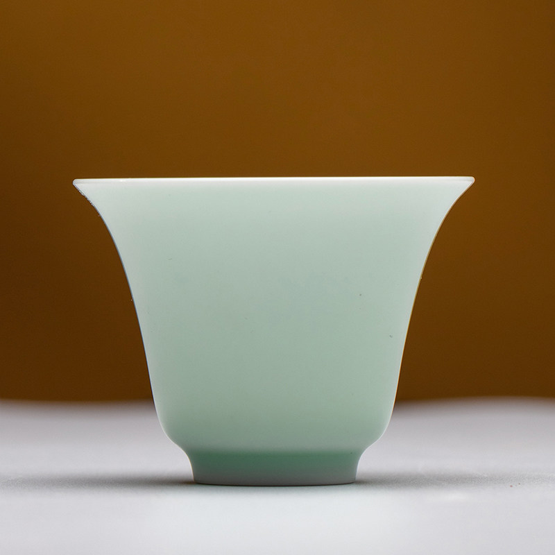 龙圣华苑景德镇谷雨山房手工仿明永乐翠青釉金兰马蹄杯高温主人杯