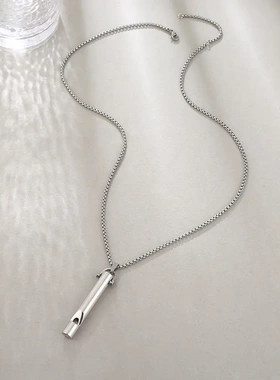 运动口哨项链户外骑行警示钛钢吊坠登山救援信号挂件饰品配饰