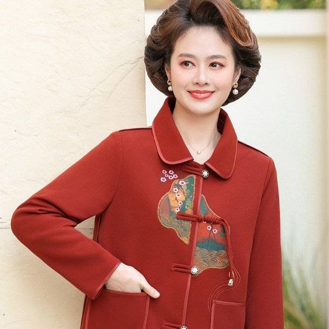 2025新款妈妈春装新中式盘扣外套中老年女士薄款开衫减龄短款上衣图片