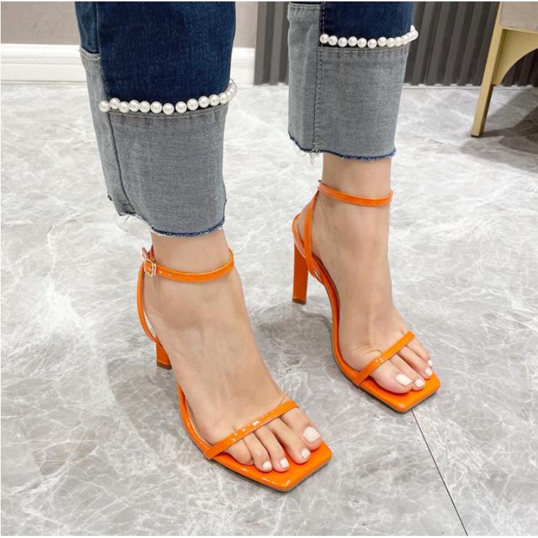 跨境2022欧美外贸新款女鞋一字带方头粗高跟简约漆皮凉鞋ble363-1